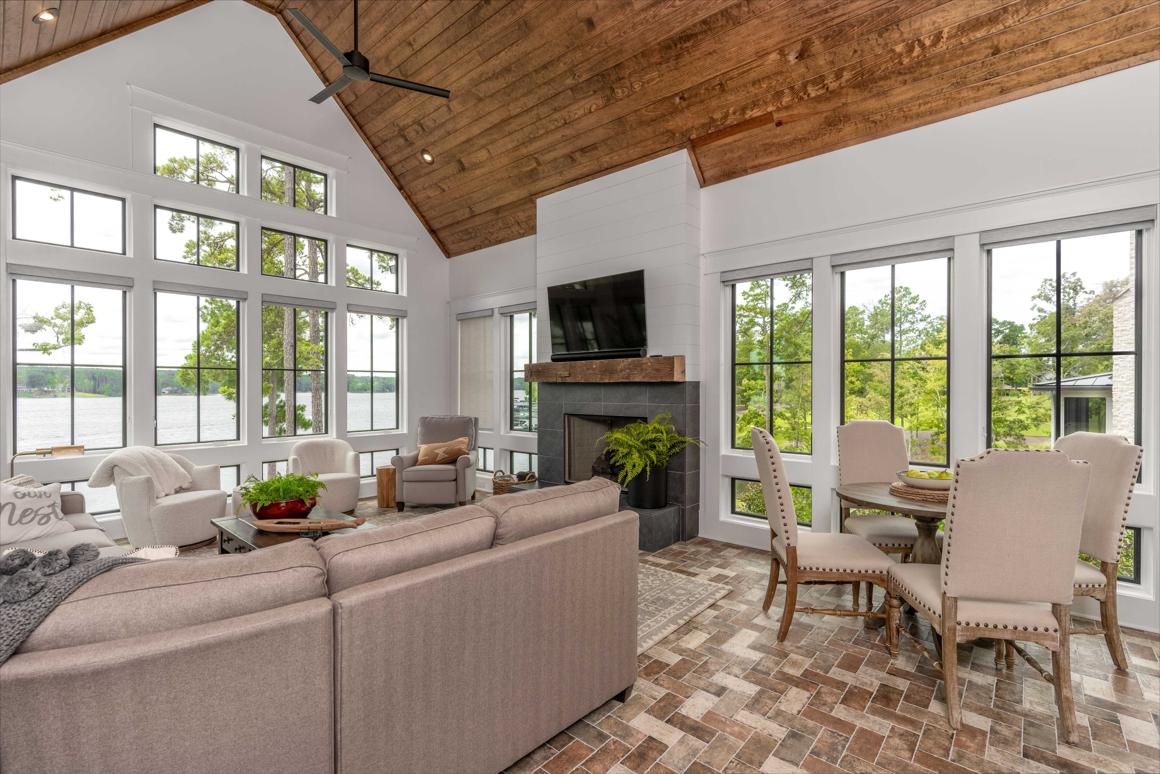 1051 South Shoals Drive image 18